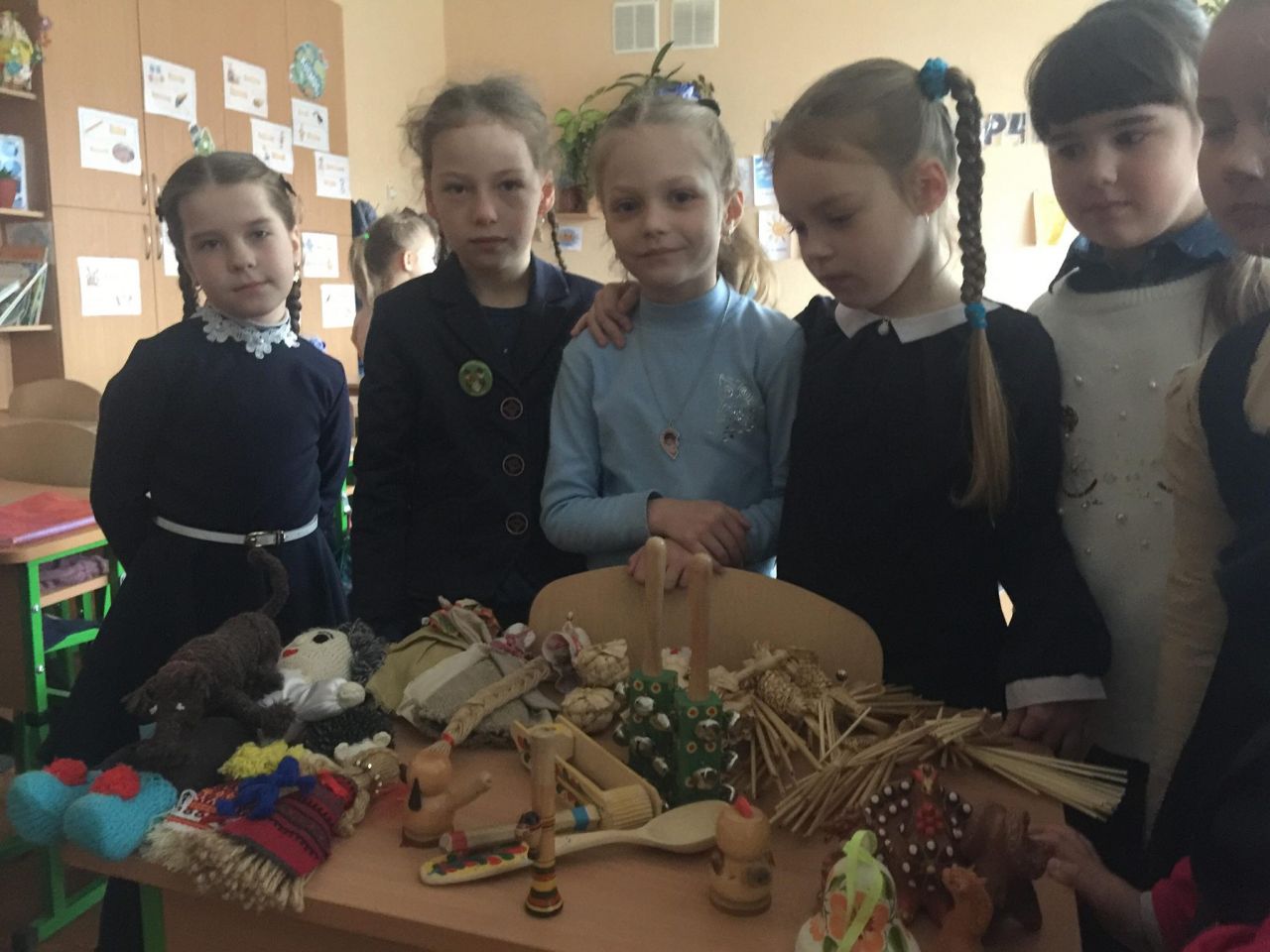Учні шепетівського НВК №3 вчились виготовляти іграшки власноруч