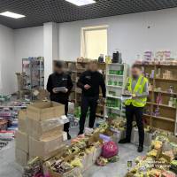 Виготовляли контрафактні електронні сигарети та заправки: вилучено 30 тисяч одиниць продукції