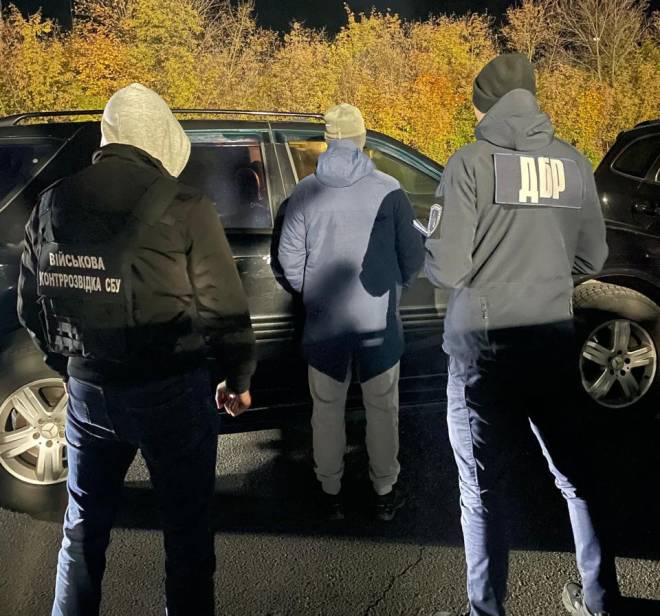 Колишній правоохоронець підробляв «таксистом» для втікачів із навчального центру