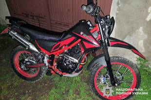 У Шепетівці не змогли поділити дороги мотоцикліст та скутерист