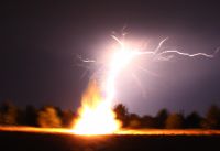 На Шепетівщині блискавка влучила в будівлю