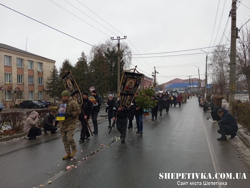 В Ізяславі прощались з воїном та краєзнавцем Володимиром Федотовим