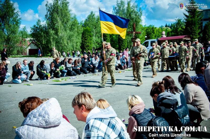 Півтора року надії та болю: Білогірська громада провела у засвіти снайпера Костянтина Самчука