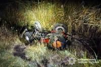 З’їхав у русло річки та перекинувся: на Шепетівщині загинув водій мінітрактора