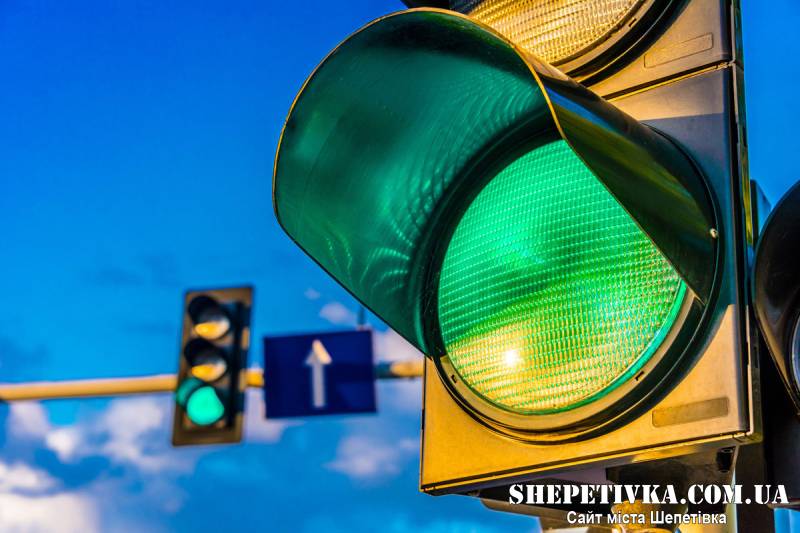Відсьогодні в Україні починають працювати оновлені світлофори: які зміни