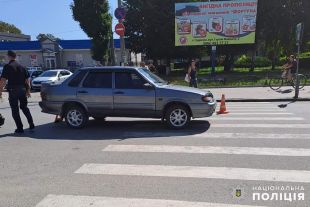 У Шепетівці на пішоходному переході збили дівчину, її госпіталізували до лікарні