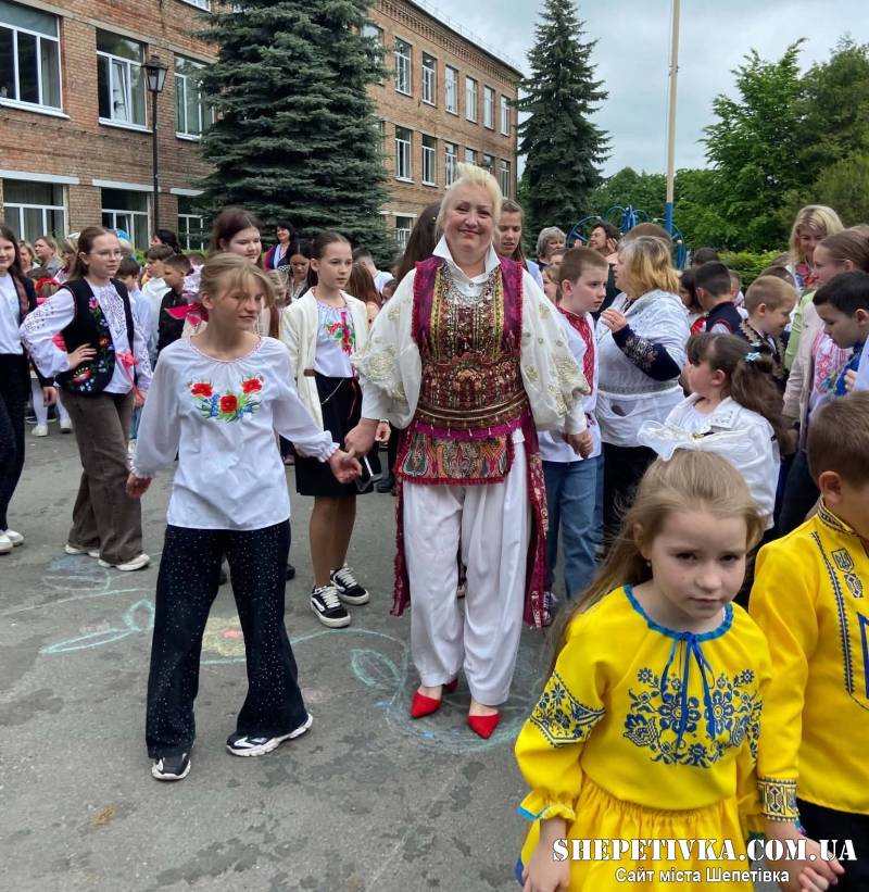 Шепетівка відзначила День вишиванки масштабними виставками, дефіле та апсайклінгом