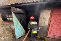 У селі Новоселиця Шепетівського району горіла господарча споруда (відео)