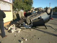 Біля "Рози вітрів" перевернувся автомобіль священника