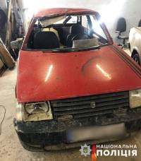 Мешканець Шепетівщини у сусідньому селі вкрав авто, а у своєму - гроші