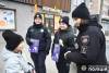 Поліцейські на вулицях Шепетівки закликали дітей засвітитись