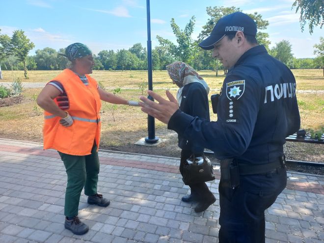 У Нетішині на гарячому спіймали крадійку квітів