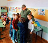 У Плесенській гімназії учні зустрілись із односельчанами, які захищають Батьківщину