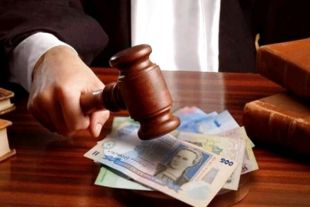 Понад 400 тисяч гривень компенсації за смерть брата відсудила мешканка Шепетівщини