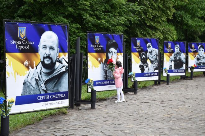 У Шепетівці на відкритті Алеї Пам&#039;яті вшанували полеглих за Україну земляків