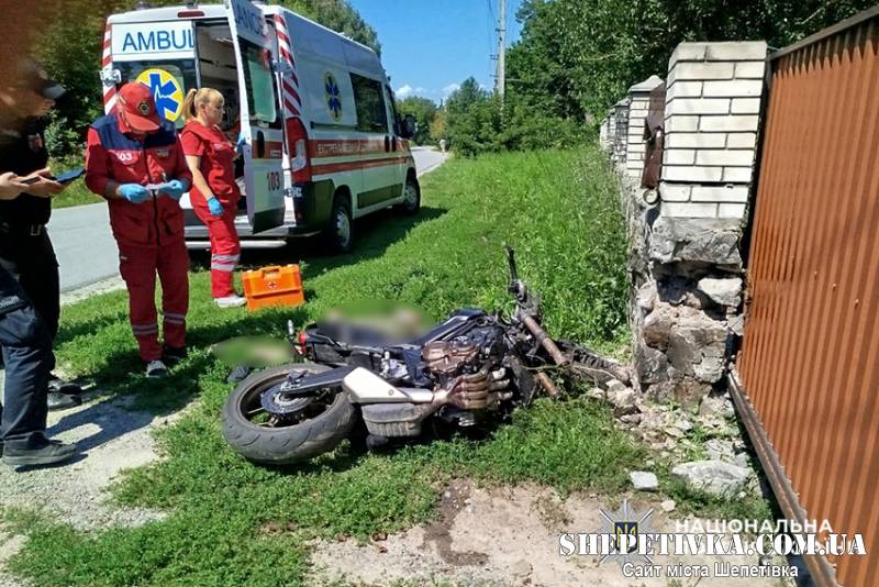 Смертельне зіткнення з парканом: деталі ДТП у Полонному