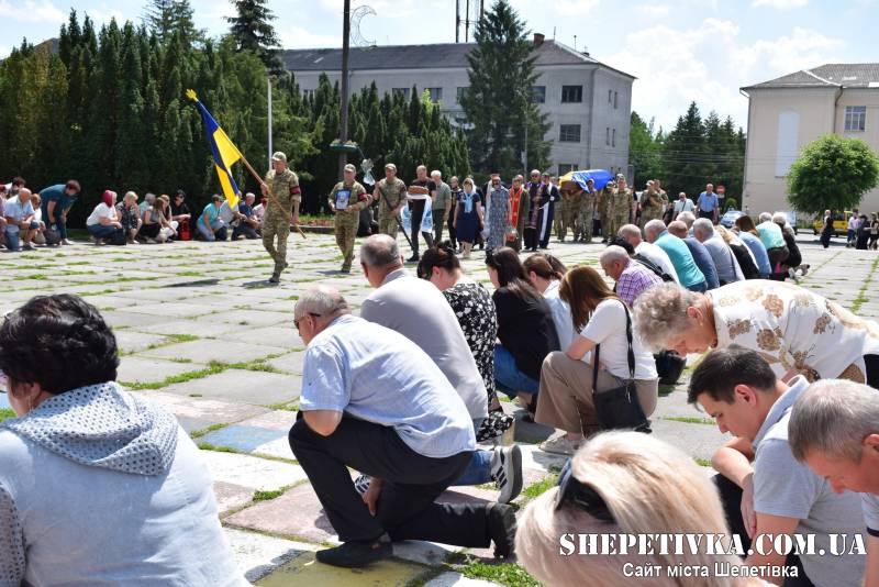 Півтора року невідомості: до Шепетівки «на щиті» повернувся Андрій Яворський