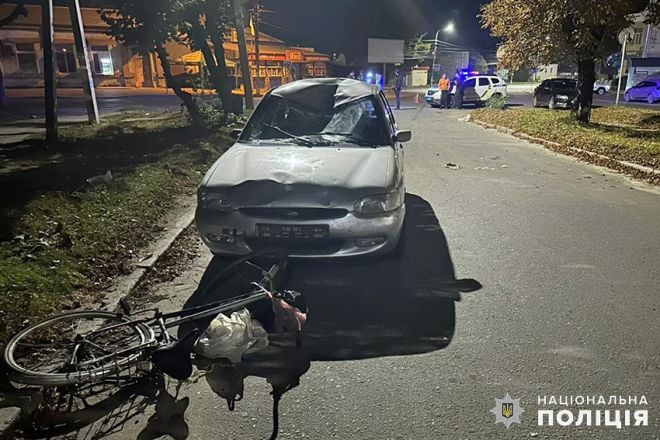 У Шепетівці 22-річний водій збив літню велосипелистку