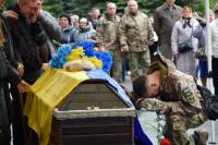 Присвятив життя захисту Вітчизни: шепетівчани прощалась із Владиславом Луканем