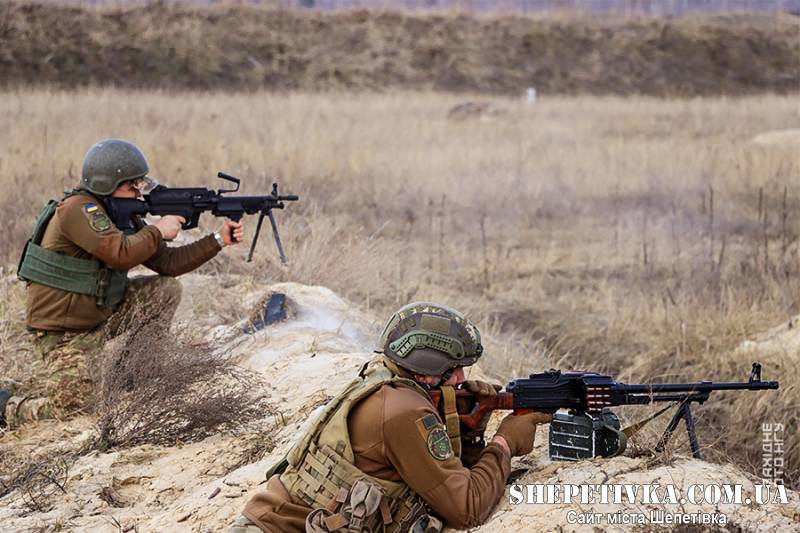 Нетішинські нагцвардійці провели навчальні стрільби з різних типів кулеметів