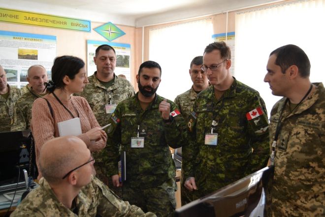 Канадські військові переймали досвід шепетівських топографістів