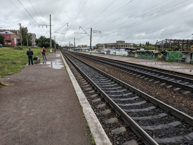 Між Шепетівкою та містом Рівне стало на одну залізничну зупинку менше