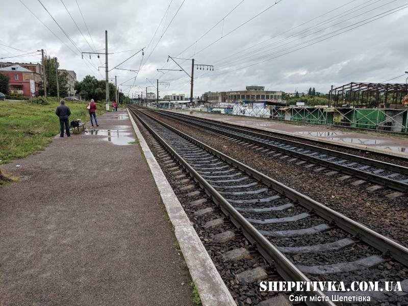 Між Шепетівкою та містом Рівне стало на одну залізничну зупинку менше