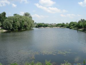 Чоловік упав з дамби висотою 8 метрів