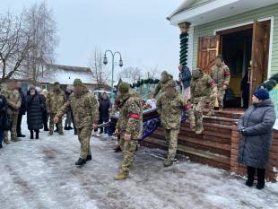 У Полонному попрощалися із військовим Кундриком Олександром Вікторовичем