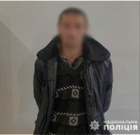 Молодик на Шепетівщині обікрав дідуся, а над бабусею психологічно знущався