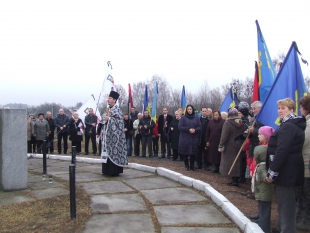 Опозиціонери вшанували пам&#039;ять жертв голодоморів