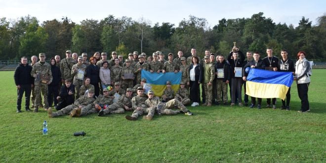 У Шепетівці відбулись щорічні національно-патріотичні змагання «Незламні»