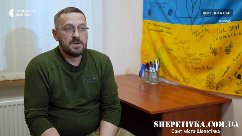 &quot;До цього — не звикнеш&quot;. Історія шепетівчанина, який евакуює загиблих бійців, а у вільний час розмальовує картини
