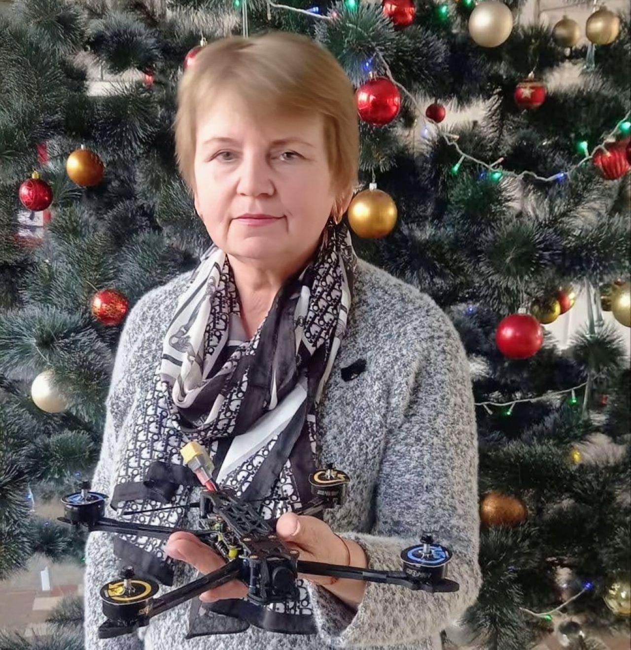 Мати загиблого Героя України придбала FPV дрон для свого колеги, що воює на фронті