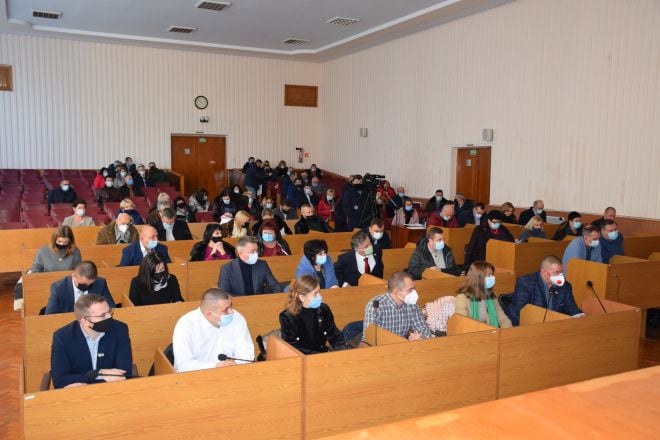 На другій сесії Шепетівської міської ради було багато кадрових призначень