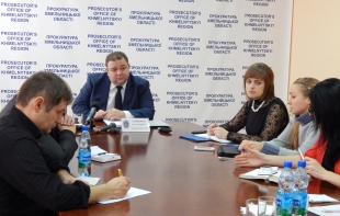 Прокуратура повернула у власність держави 1200 гектар землі