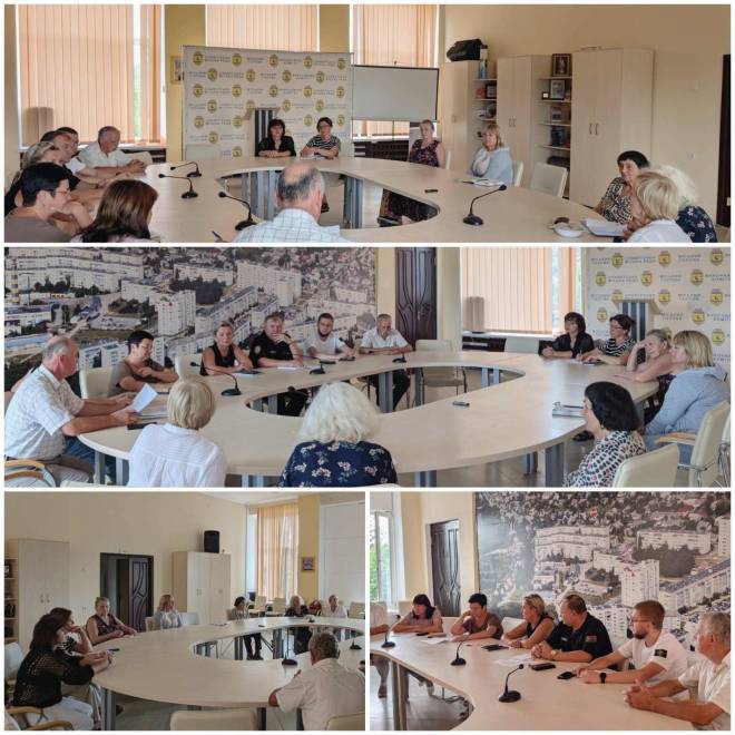 114 постраждалих від укусів та переповнений притулок: у Славуті обговорили проблему безпритульних тварин