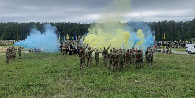 Славутська громада провела у вічність захисника України Михайла Панасюка