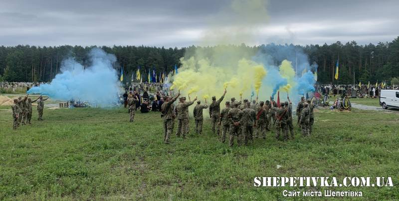 Славутська громада провела у вічність захисника України Михайла Панасюка