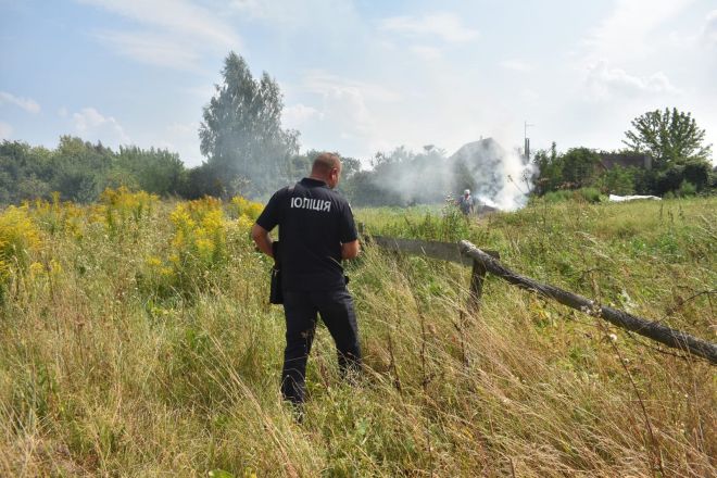 На Шепетівщині поліцейські штрафують громадян за підпал сухої трави