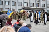 Два роки пошуків та надії: Шепетівка навіки попрощалась з воїном Богданом Сациком