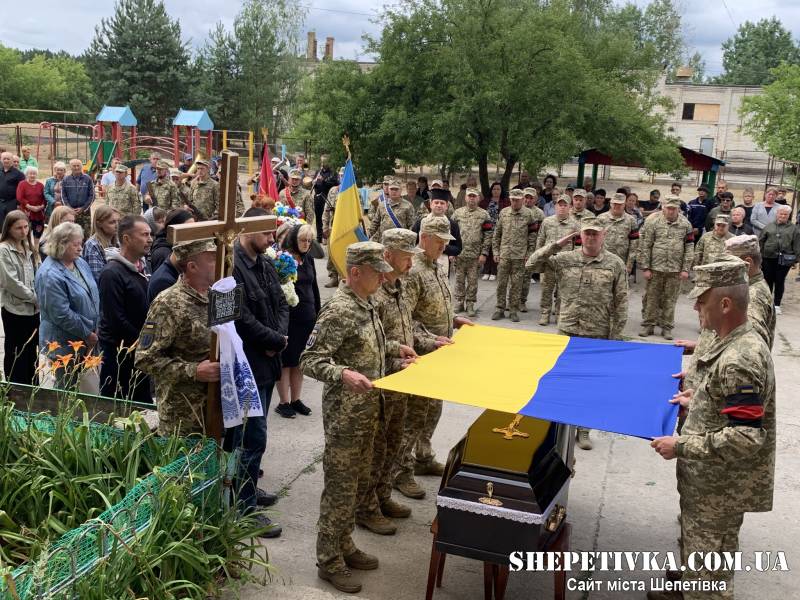 У Славуті попрощалися з головним сержантом Анатолієм Куликом