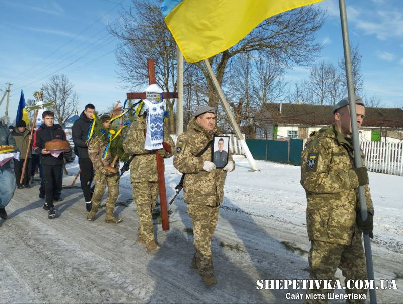 Йому було лише 21: Ямпільська громада провела на вічний спочинок захисника Олійника Валентина