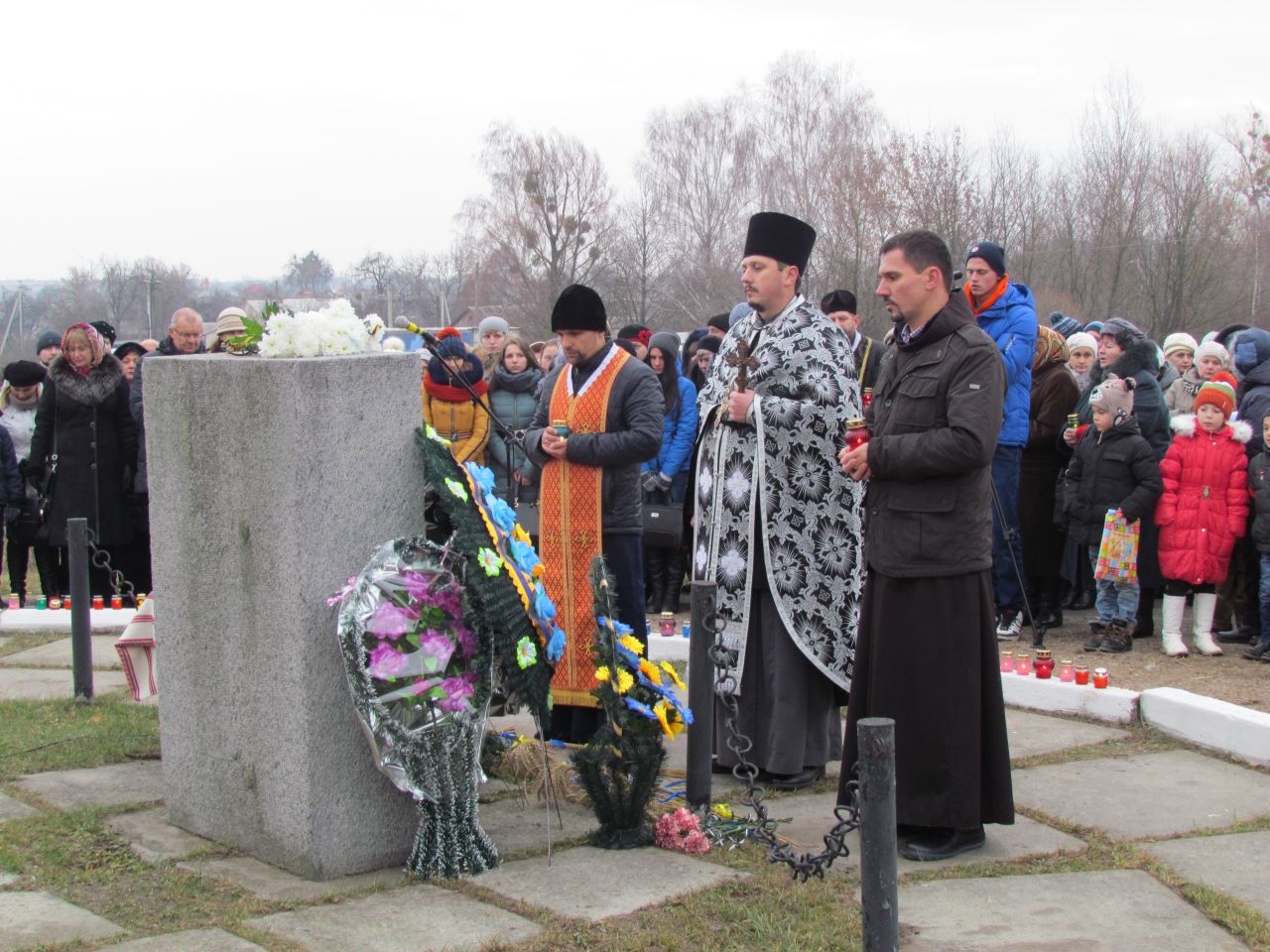 Шепетівчани взяли участь у меморіальному заході з нагоди Дня пам’яті жертв голодоморів