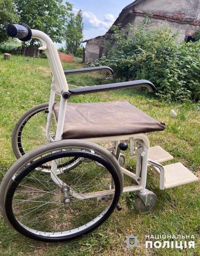 На Шепетівщині судили чоловіка за крадіжку візка та ходунків у жінки з інвалідністю